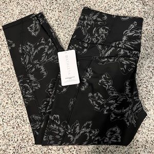 NWT Athleta Black Floral Rainier Reflective Tights Leggings 1X